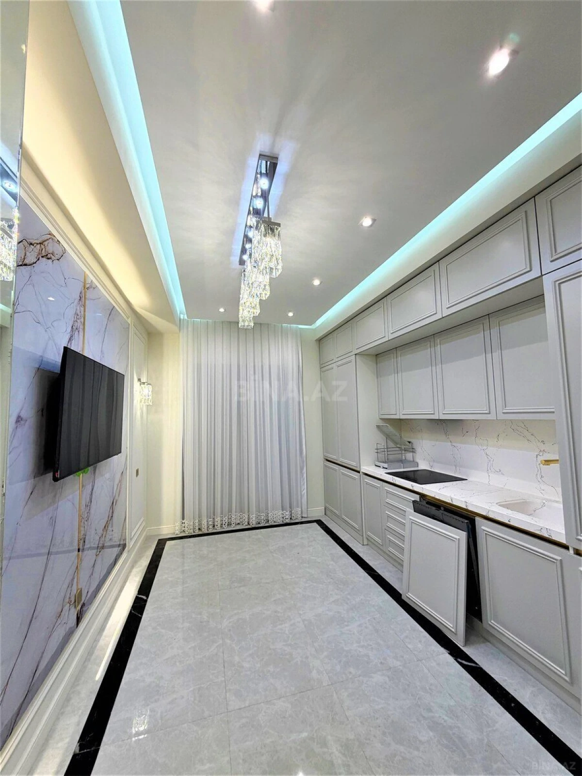 Kirayə verilir 3 otaqlı mənzil 140 m²