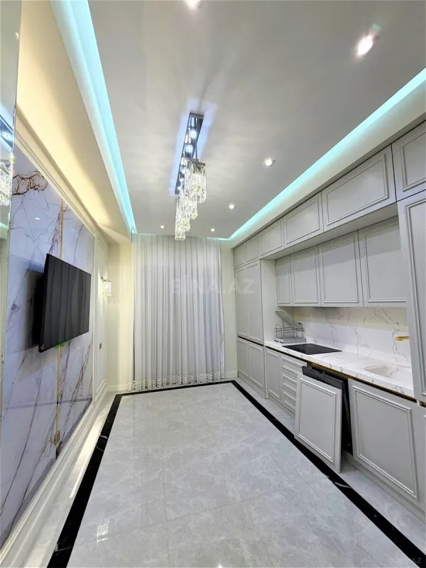 Kirayə verilir 3 otaqlı mənzil 140 m²