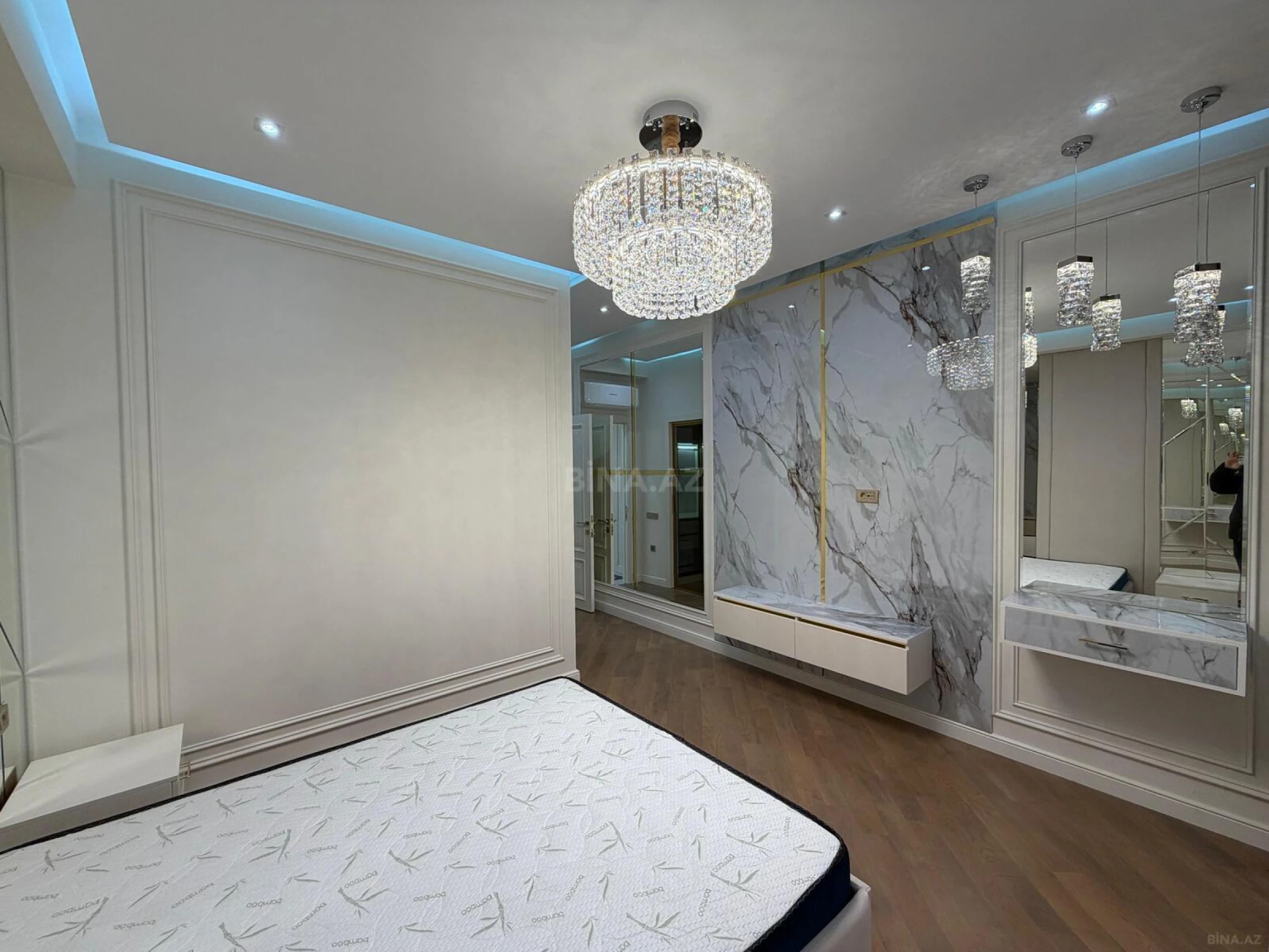 Kirayə verilir 3 otaqlı mənzil 140 m²