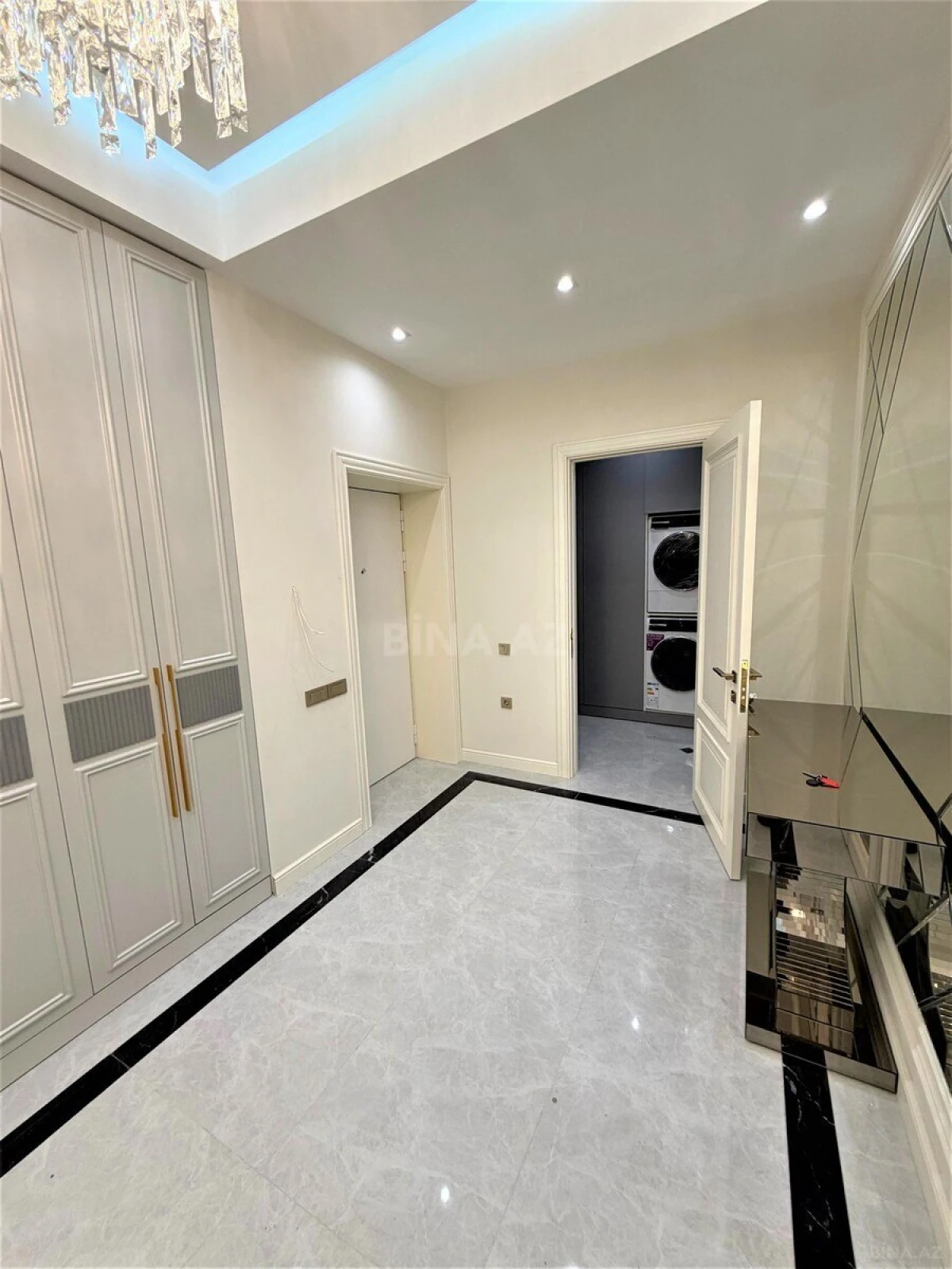 Kirayə verilir 3 otaqlı mənzil 140 m²