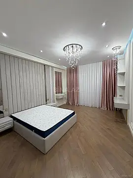 Kirayə verilir 3 otaqlı mənzil 140 m²