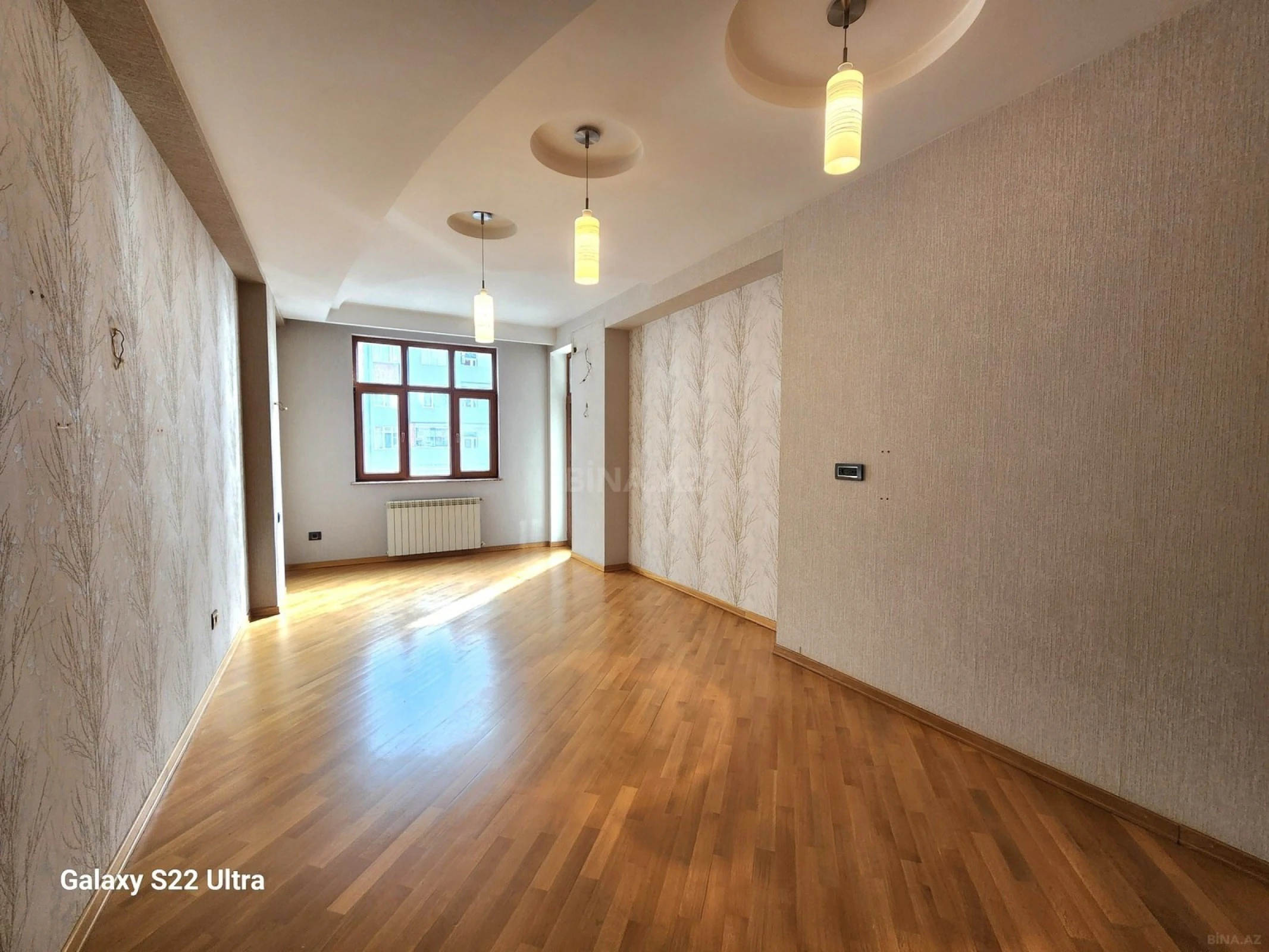 Satılır 4 otaqlı mənzil 240 m²