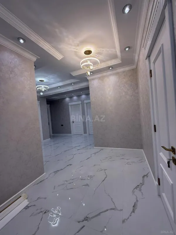 Satılır 3 otaqlı mənzil 142 m²