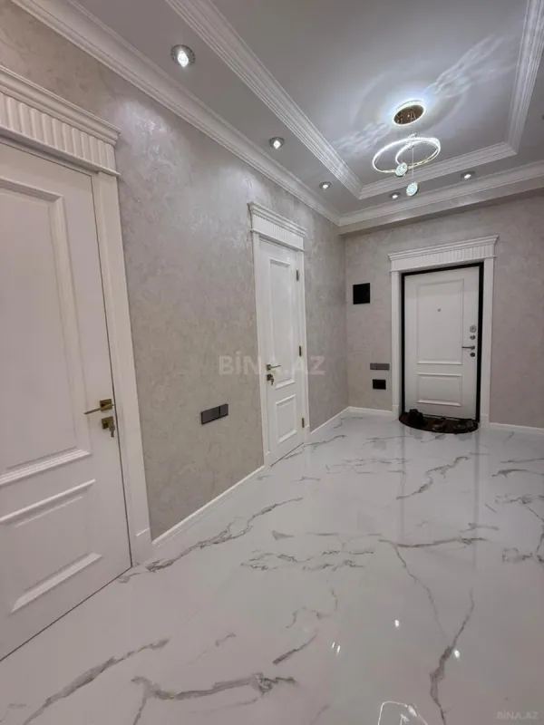 Satılır 3 otaqlı mənzil 142 m²