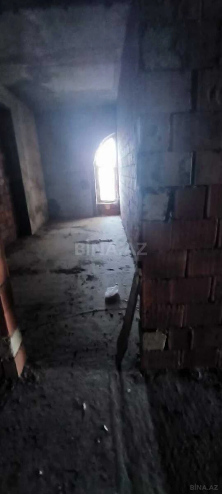 Satılır 3 otaqlı mənzil 145 m²