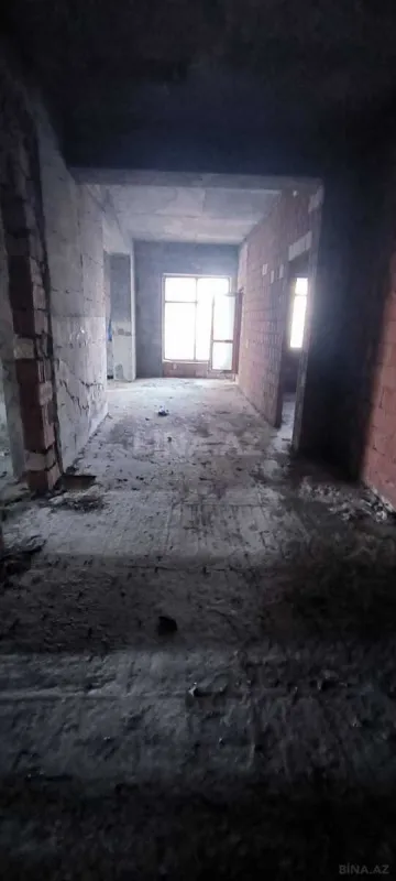 Satılır 3 otaqlı mənzil 145 m²