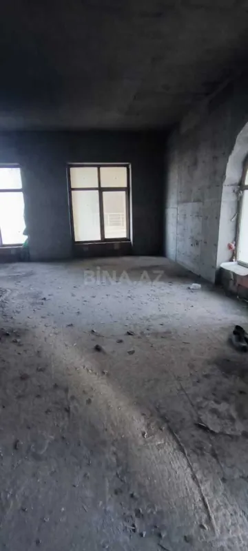 Satılır 3 otaqlı mənzil 145 m²