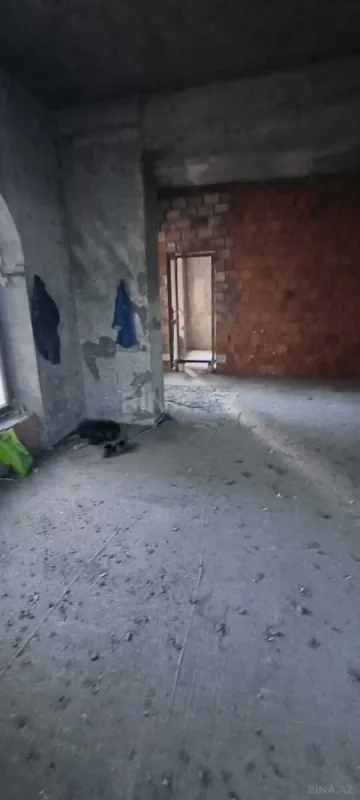 Satılır 3 otaqlı mənzil 145 m²