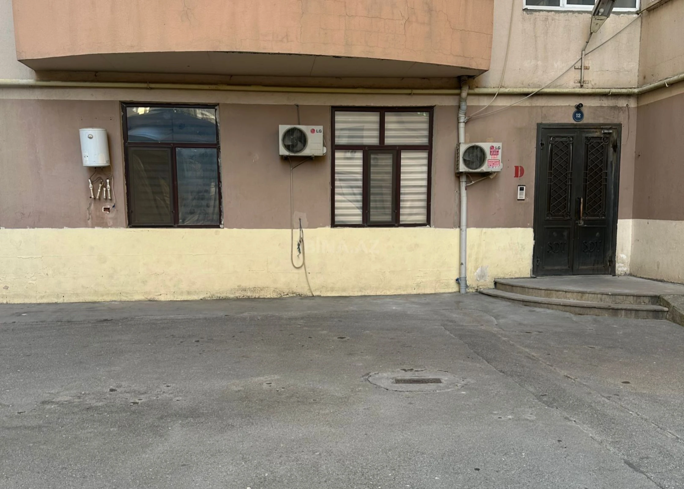 Satılır 2 otaqlı ofis 70.5 m²