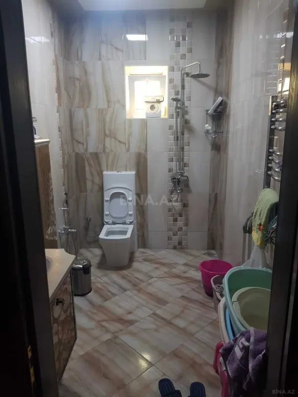 Satılır 9 otaqlı həyət evi 450 m²