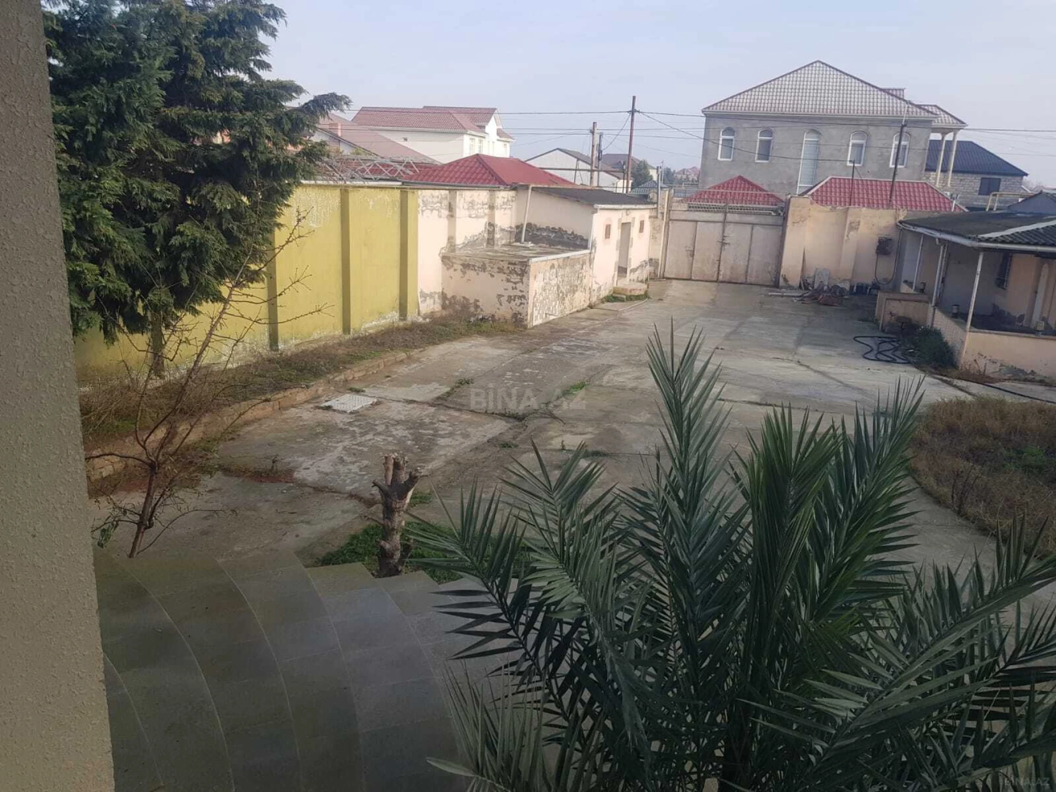 Satılır 9 otaqlı həyət evi 450 m²