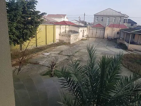 Satılır 9 otaqlı həyət evi 450 m²