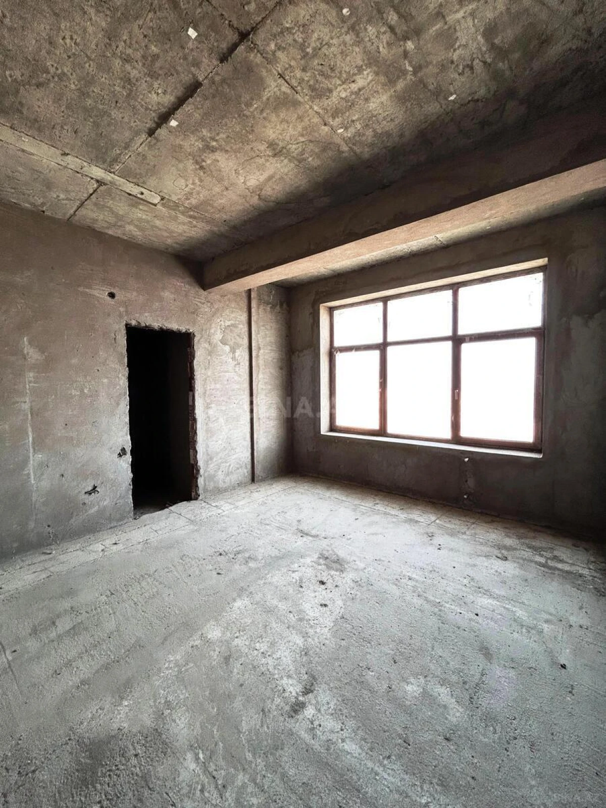 Satılır 4 otaqlı mənzil 230 m²