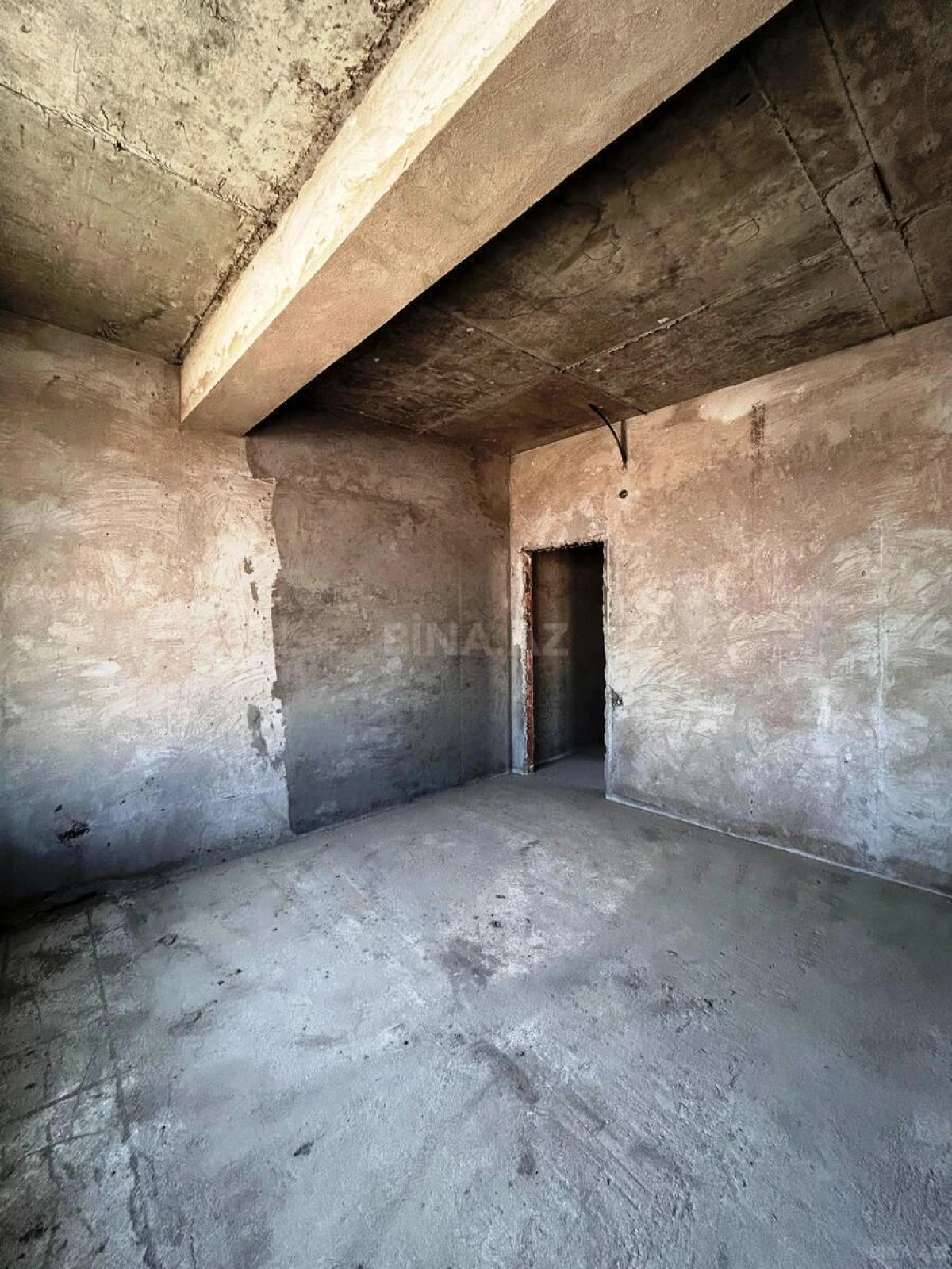 Satılır 4 otaqlı mənzil 230 m²