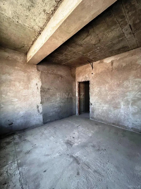 Satılır 4 otaqlı mənzil 230 m²