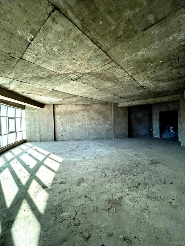 Satılır 4 otaqlı mənzil 230 m²