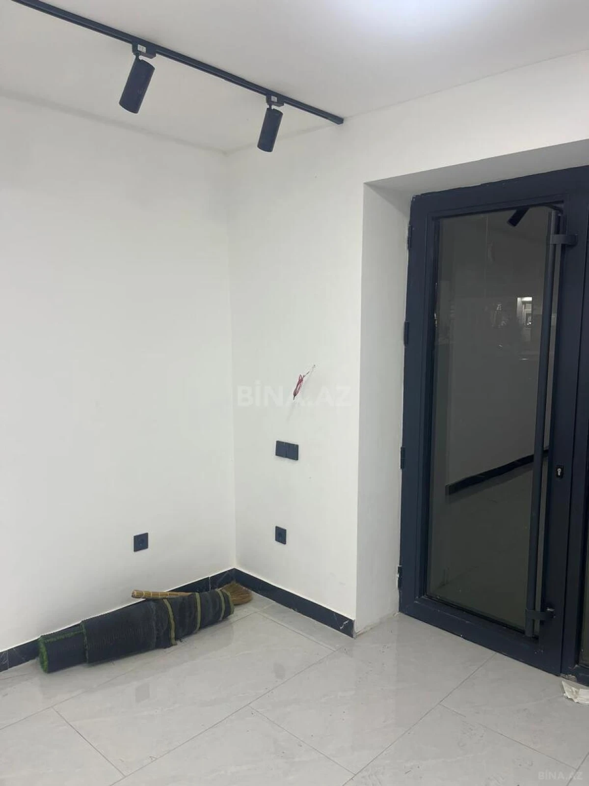 Kirayə verilir obyekt 65 m²