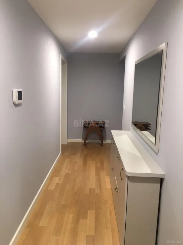 Kirayə verilir 2 otaqlı mənzil 84 m²