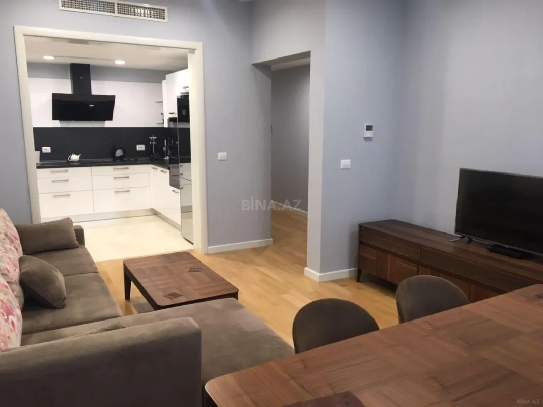 Kirayə verilir 2 otaqlı mənzil 84 m²