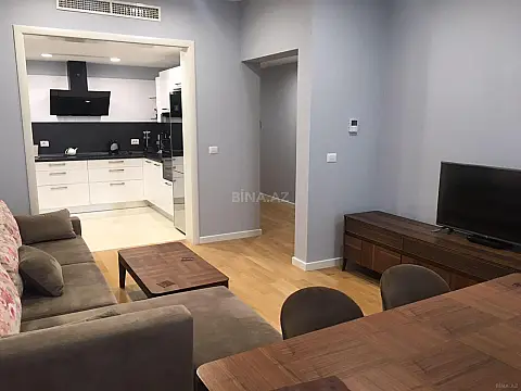 Kirayə verilir 2 otaqlı mənzil 84 m²
