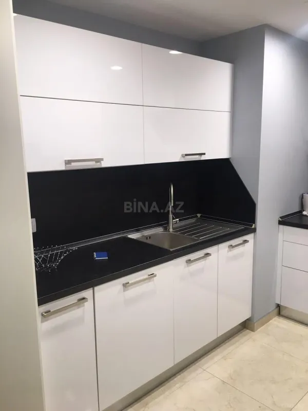 Kirayə verilir 2 otaqlı mənzil 84 m²