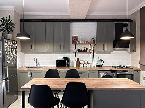 Satılır 3 otaqlı mənzil 101 m²