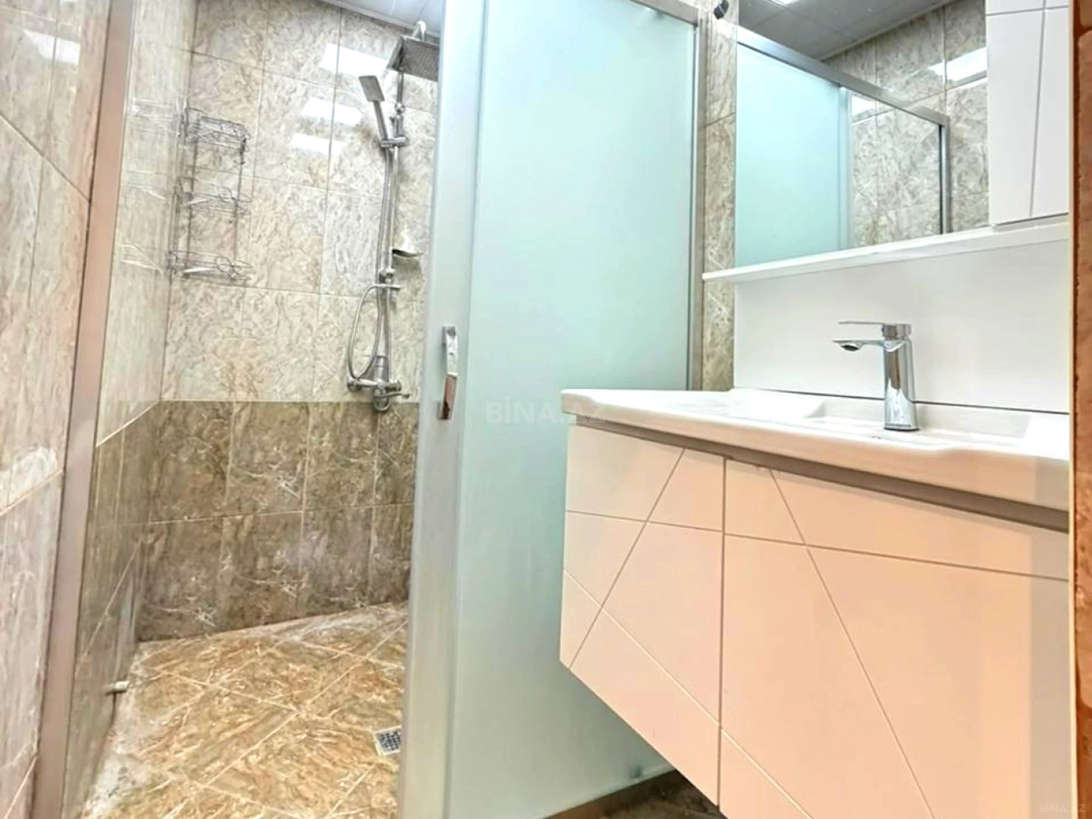 Satılır 3 otaqlı mənzil 80 m²