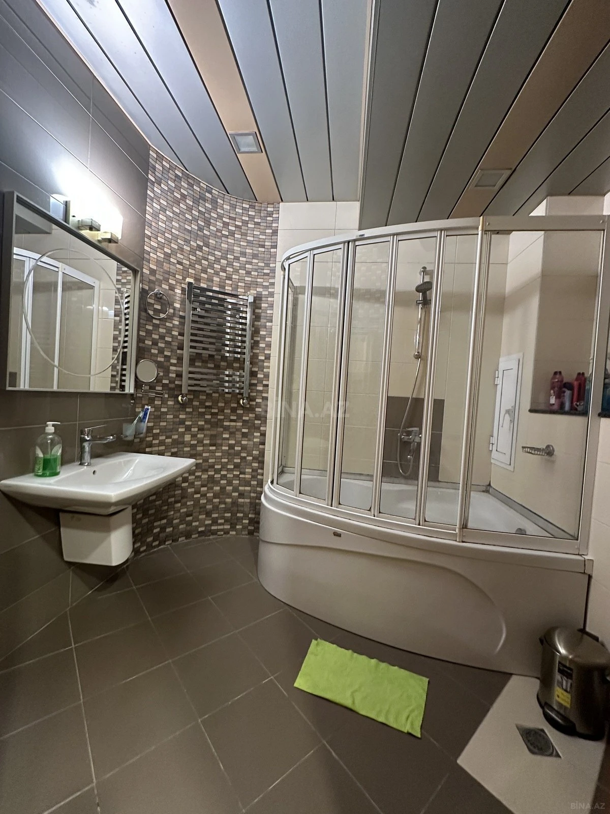 Satılır 4 otaqlı mənzil 150 m²