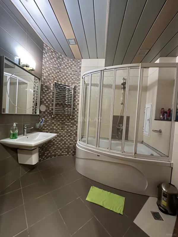 Satılır 4 otaqlı mənzil 150 m²