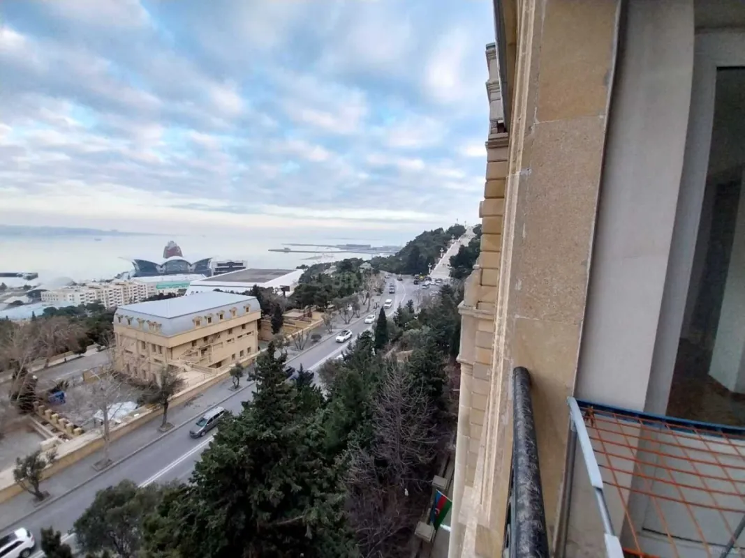 Satılır 3 otaqlı mənzil 100 m²