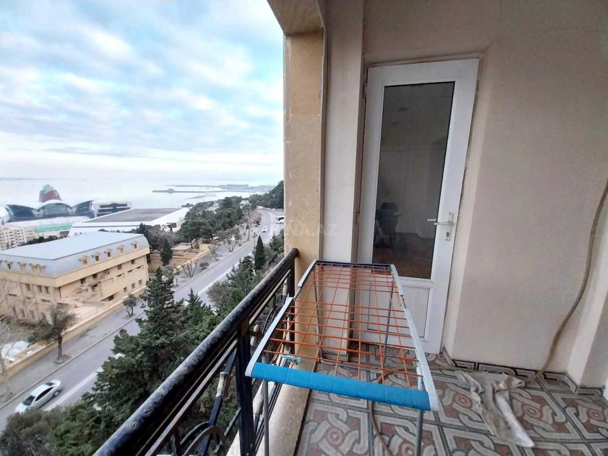 Satılır 3 otaqlı mənzil 100 m²