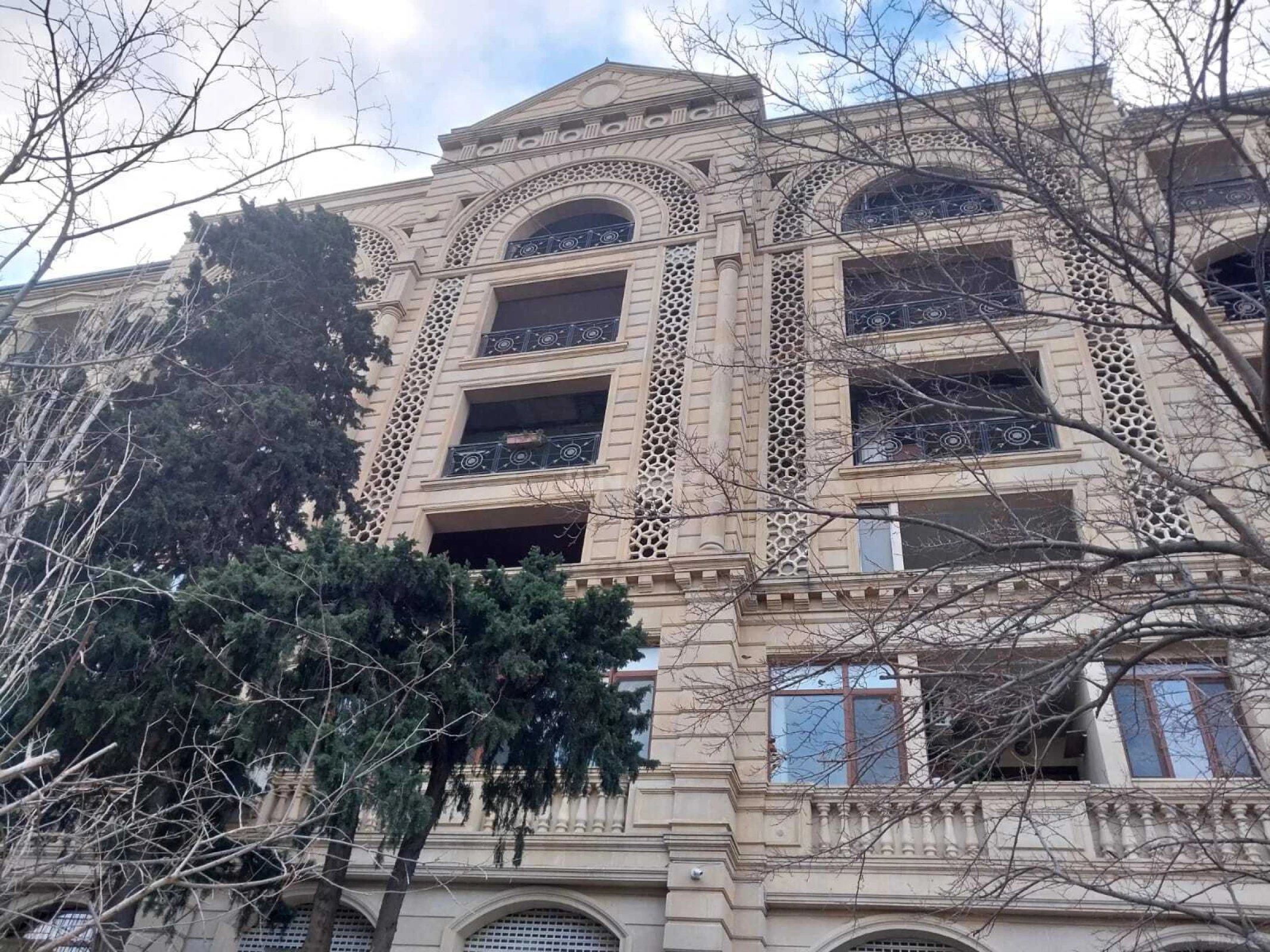Satılır 3 otaqlı mənzil 100 m²