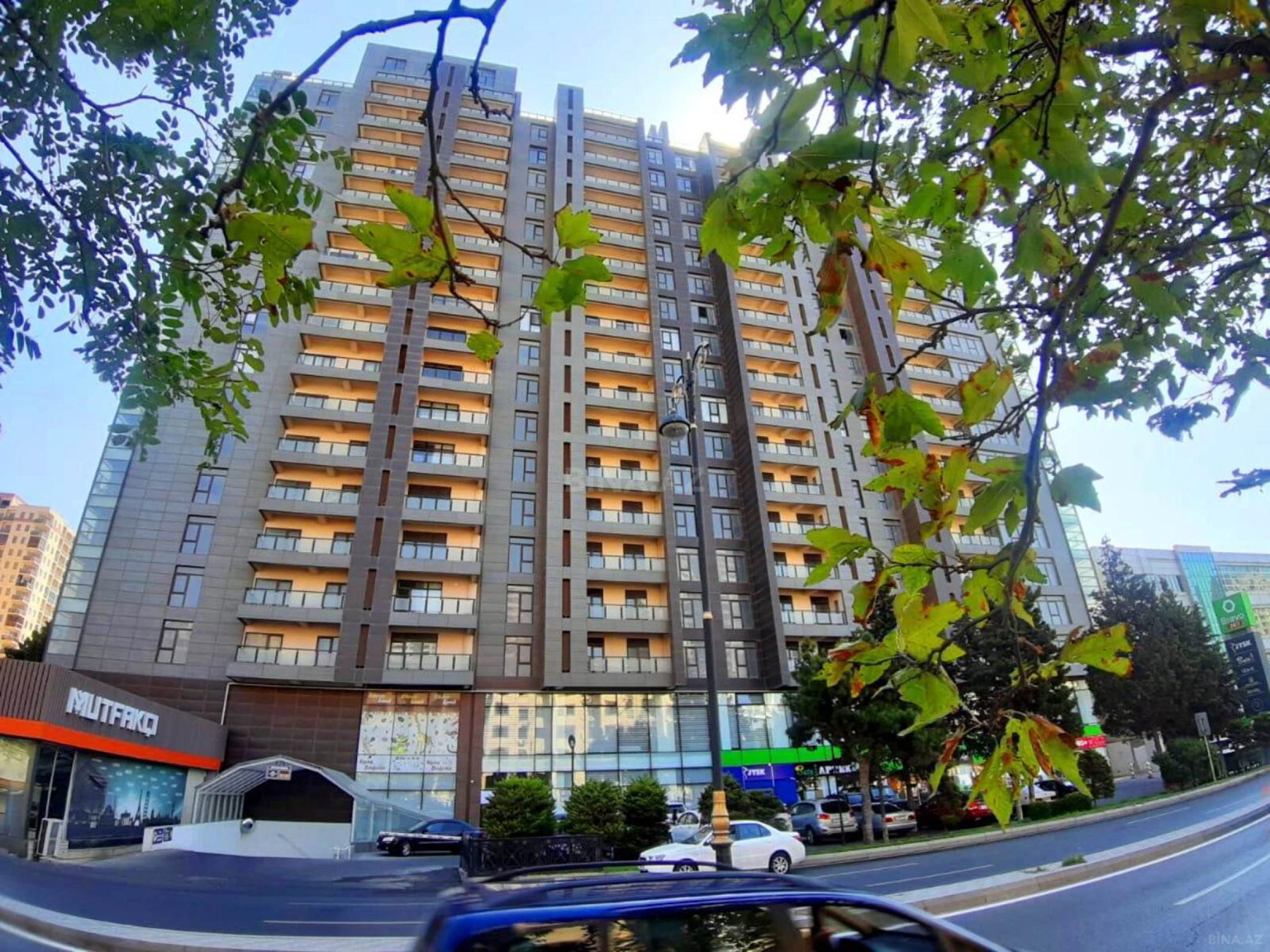 Satılır 3 otaqlı mənzil 190 m²