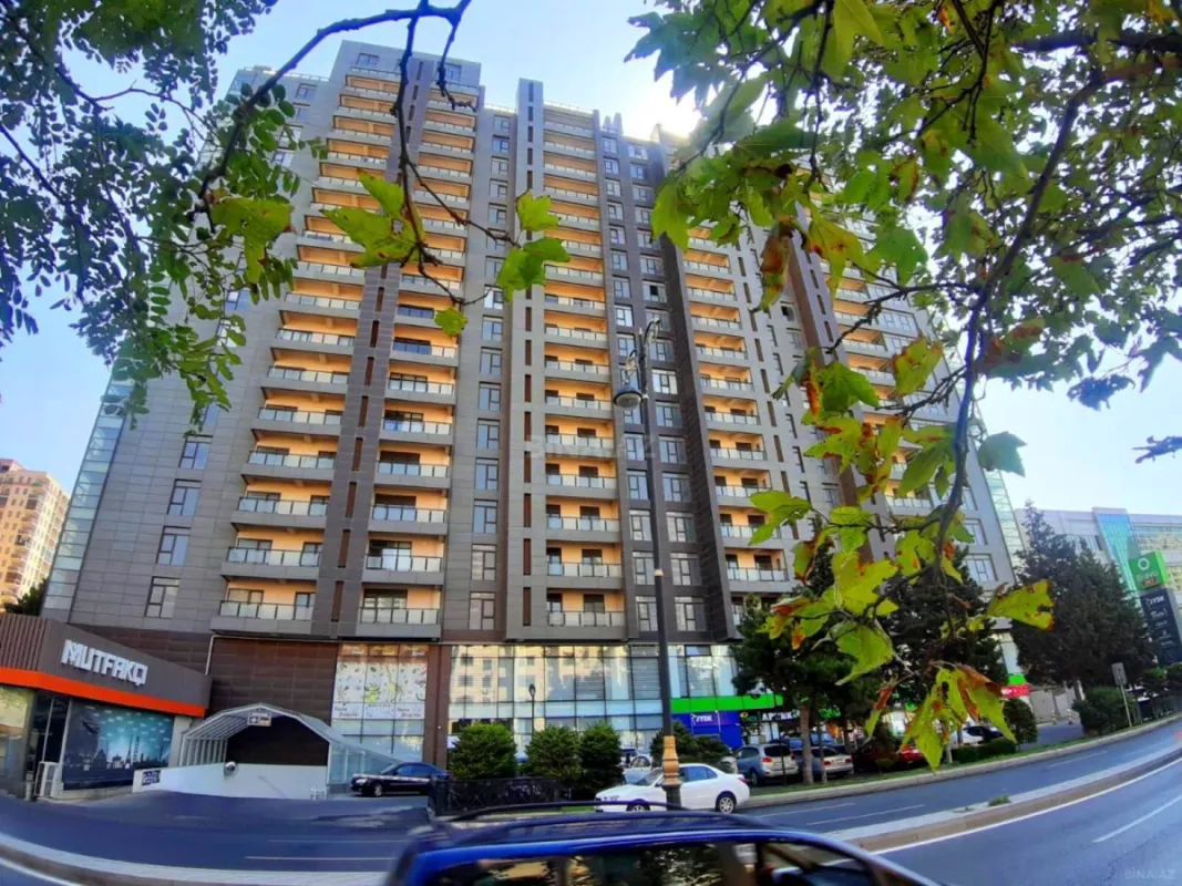 Satılır 3 otaqlı mənzil 190 m²