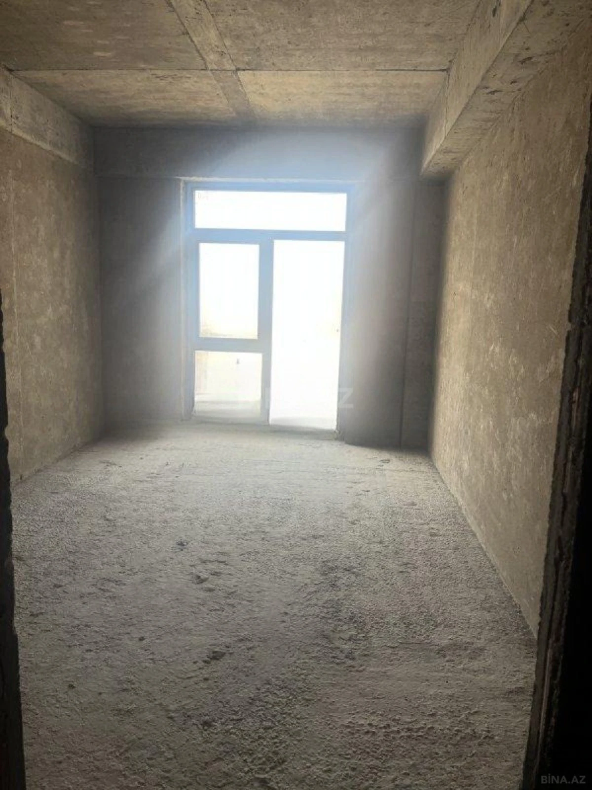 Satılır 3 otaqlı mənzil 190 m²