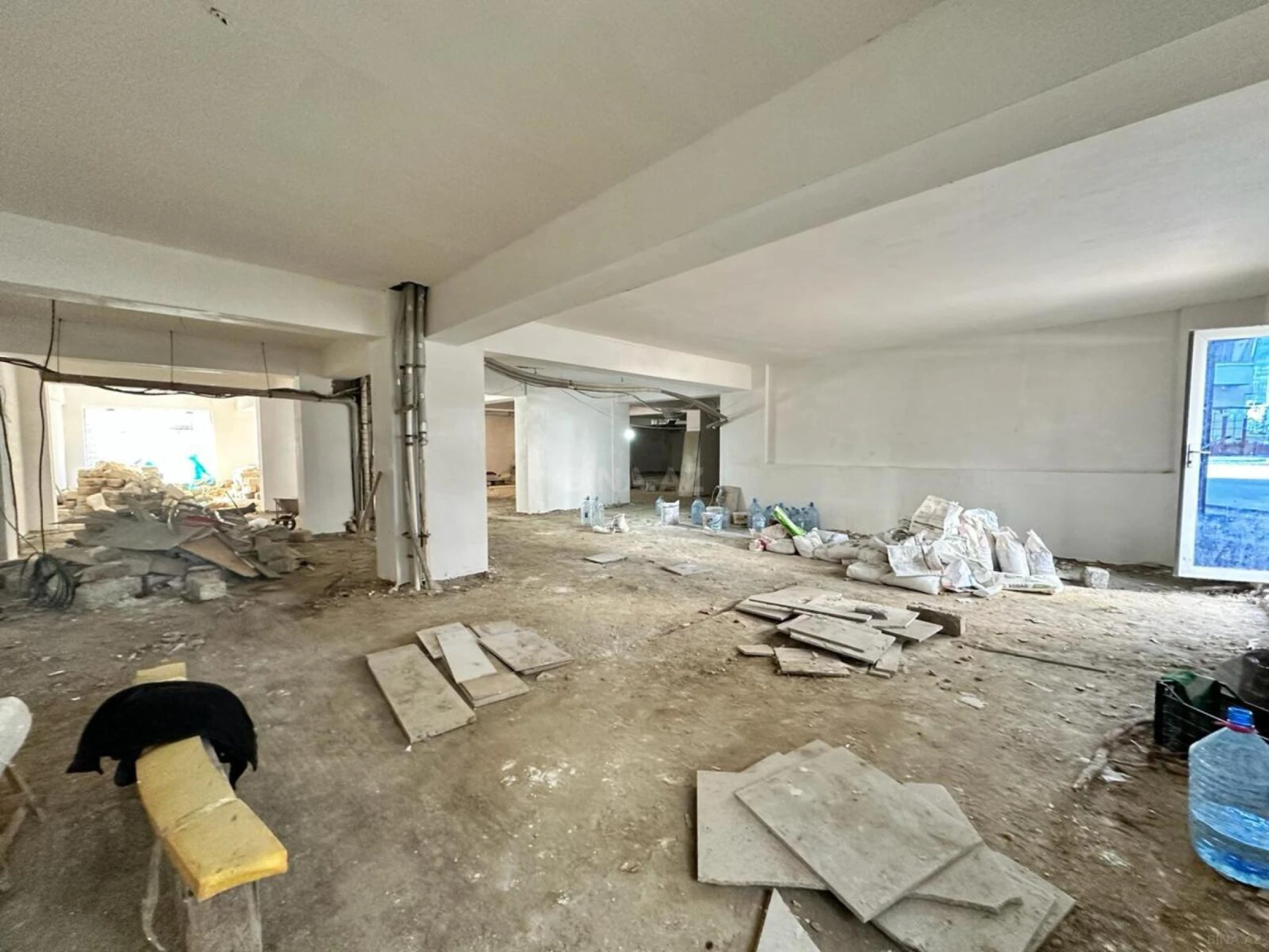 Satılır obyekt 430 m²