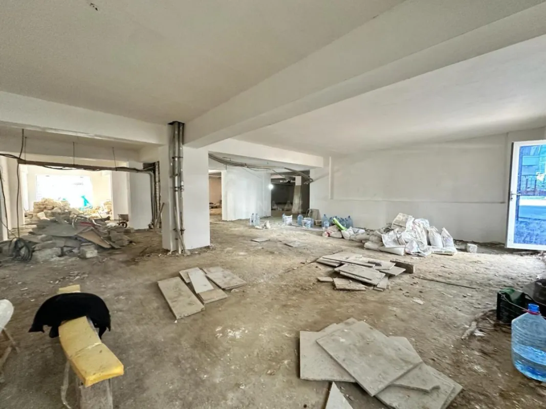 Satılır obyekt 430 m²