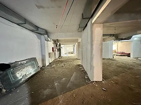 Satılır obyekt 430 m²