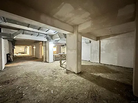 Satılır obyekt 430 m²