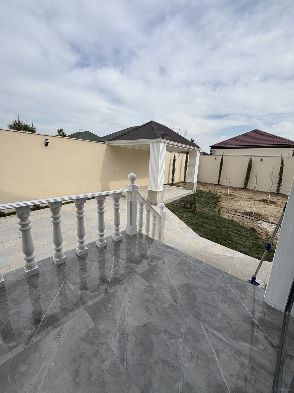 Satılır 4 otaqlı həyət evi 170 m²