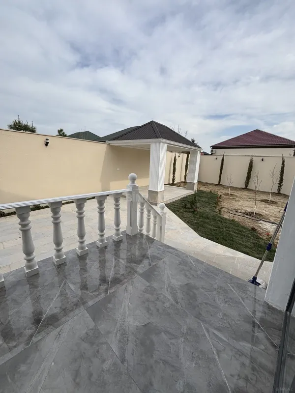 Satılır 4 otaqlı həyət evi 170 m²