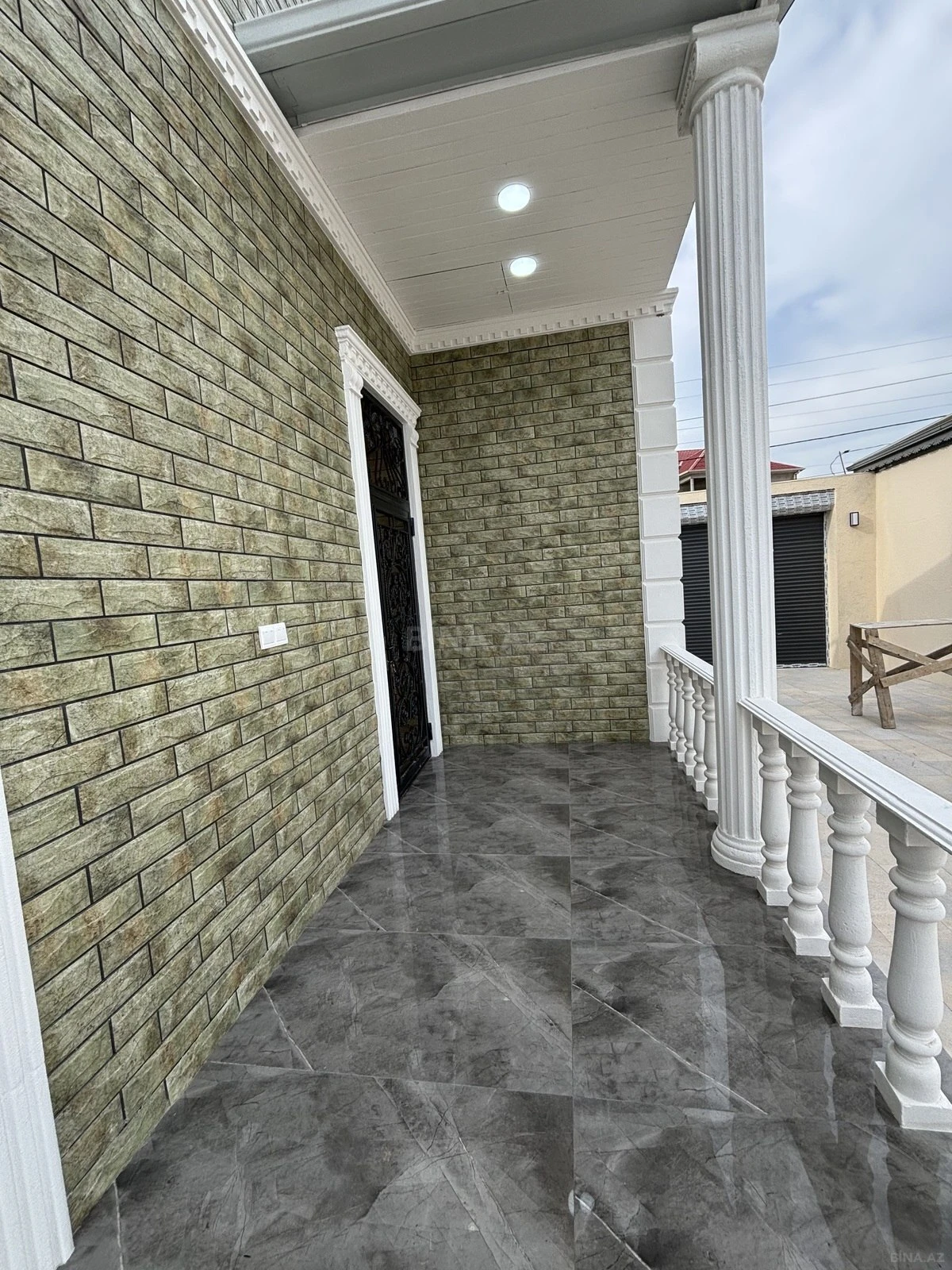 Satılır 4 otaqlı həyət evi 170 m²