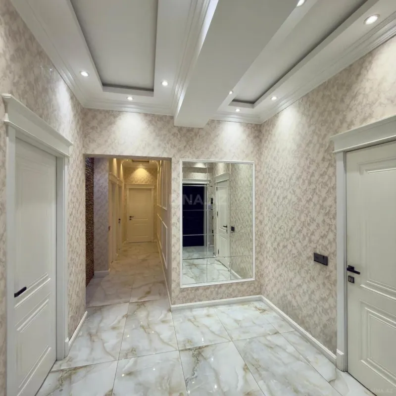 Satılır 3 otaqlı mənzil 117 m²