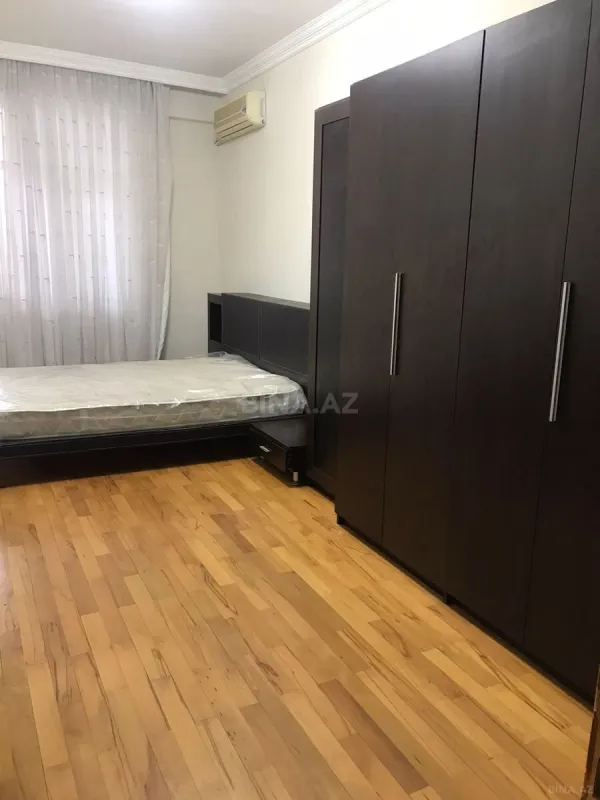 Kirayə verilir 3 otaqlı mənzil 130 m²