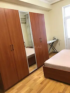 Kirayə verilir 3 otaqlı mənzil 130 m²