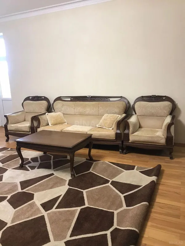 Kirayə verilir 3 otaqlı mənzil 130 m²