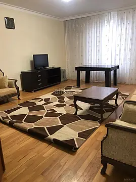 Kirayə verilir 3 otaqlı mənzil 130 m²