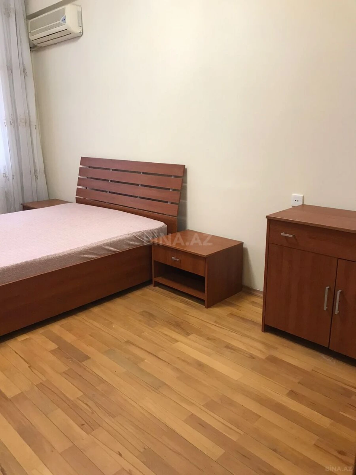 Kirayə verilir 3 otaqlı mənzil 130 m²
