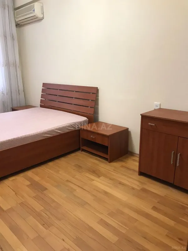 Kirayə verilir 3 otaqlı mənzil 130 m²