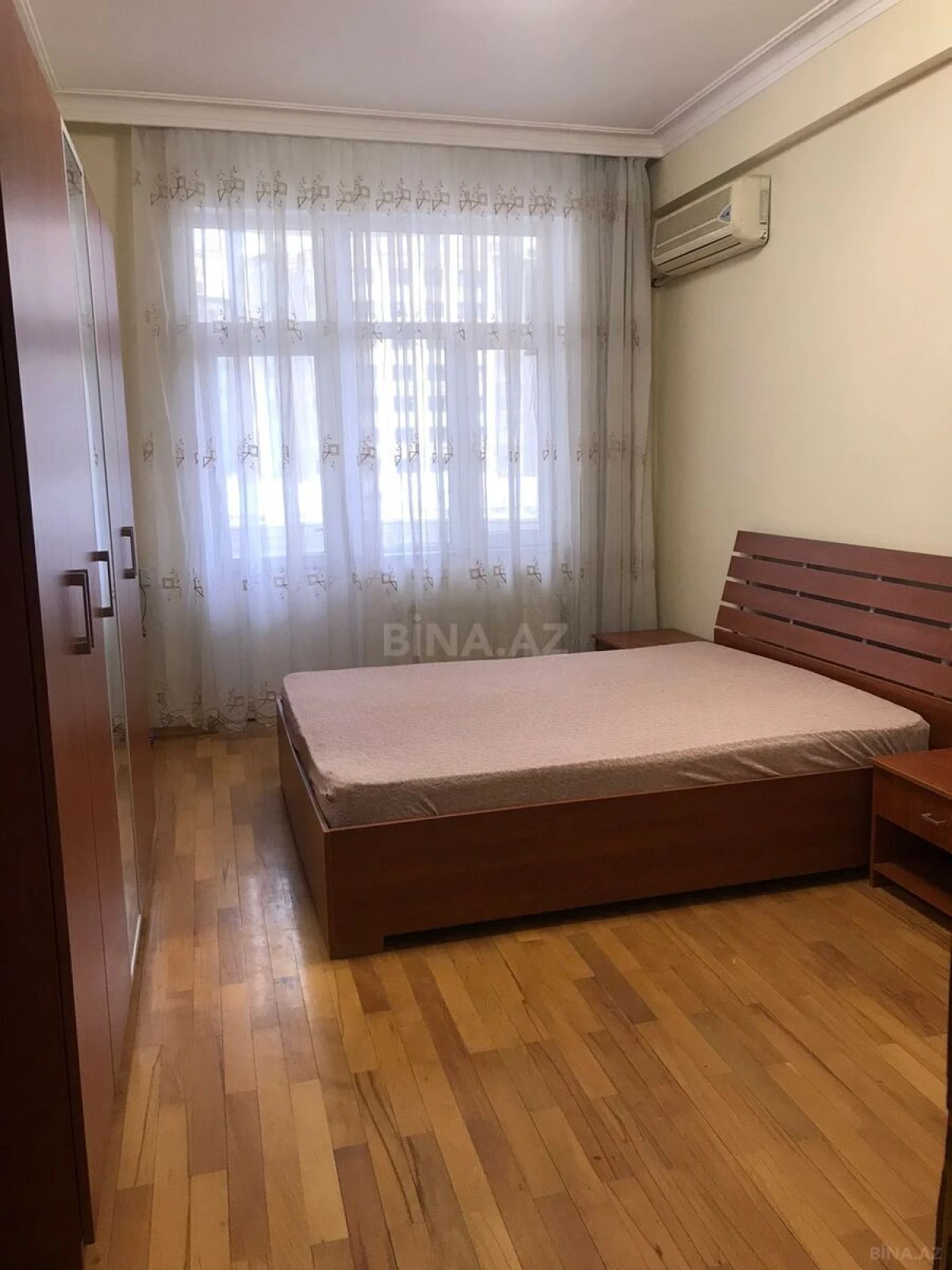 Kirayə verilir 3 otaqlı mənzil 130 m²